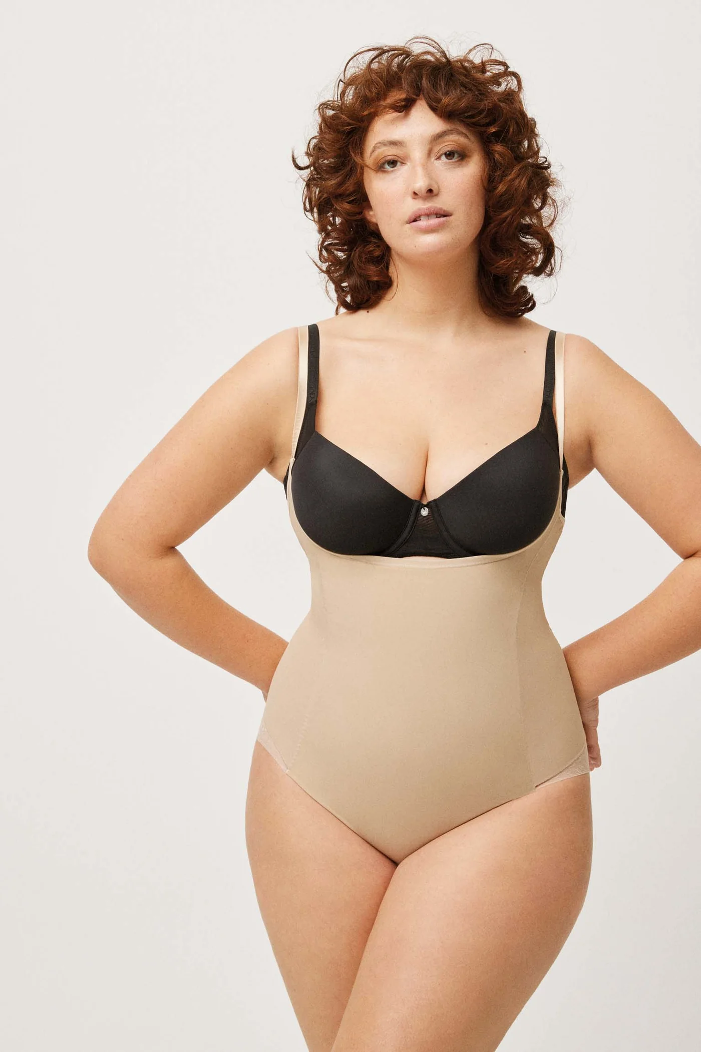 Body-up amincissant avec dentelle